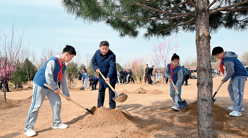 党和国家领导人参加首都义务植树活动